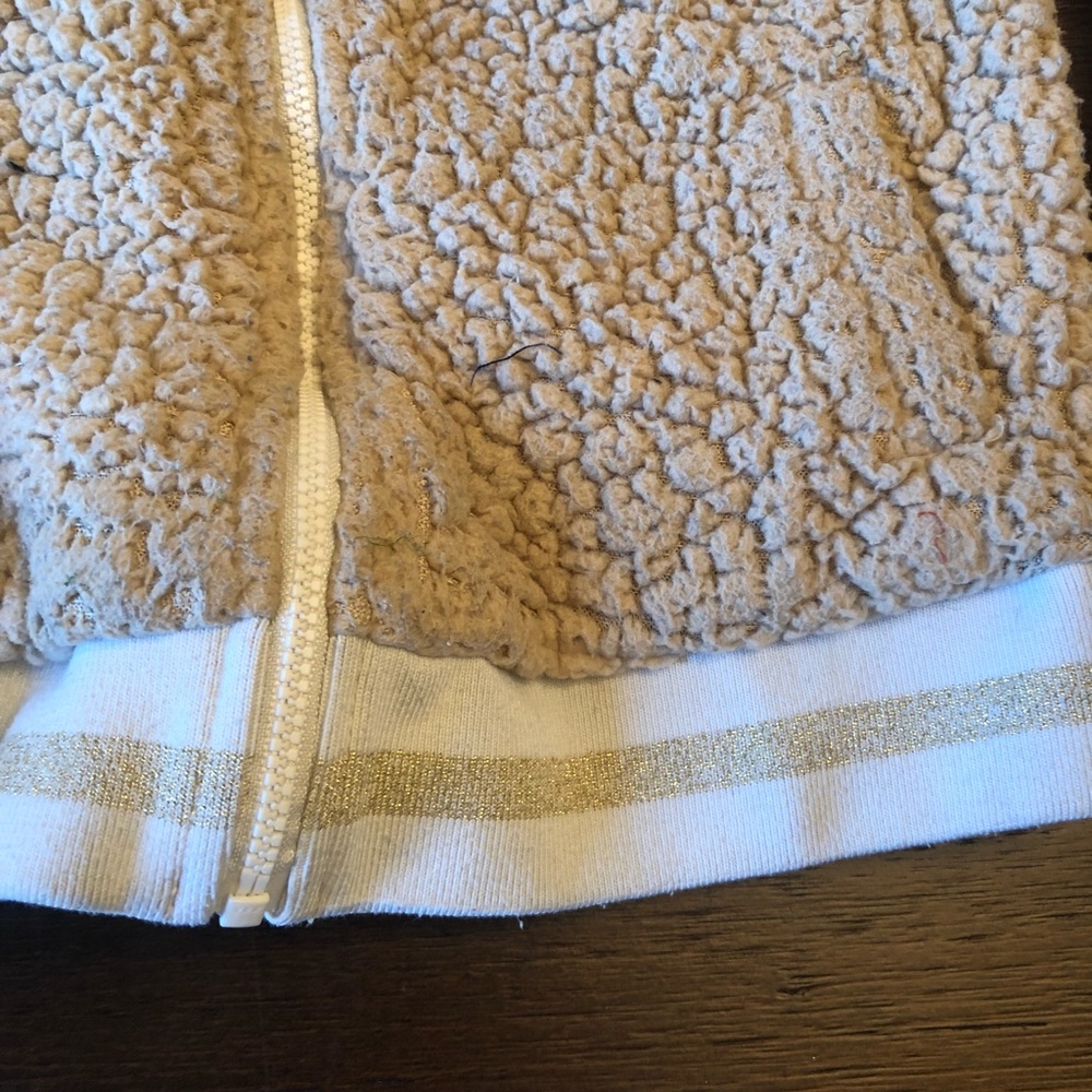 5T sweatshirt bundle - Picture 4 of 5